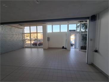 locale commerciale in affitto a Monfalcone