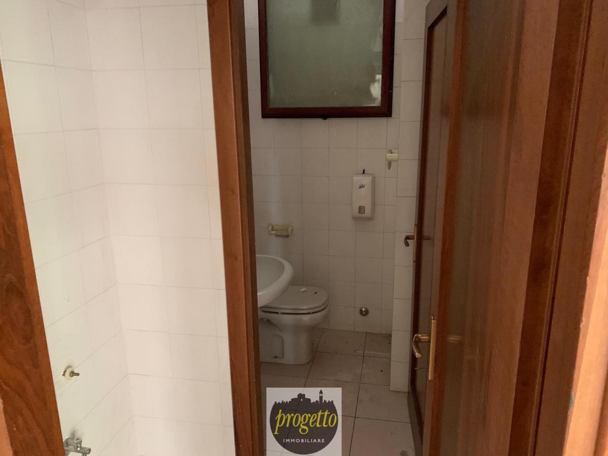 negozio in affitto a Monfalcone