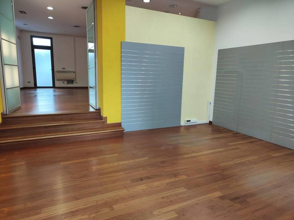 negozio in affitto a Monfalcone