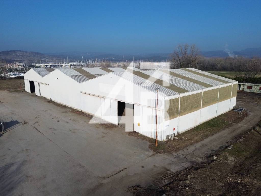 capannone in affitto a Monfalcone