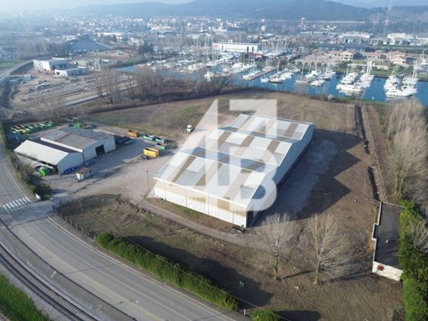 capannone in affitto a Monfalcone