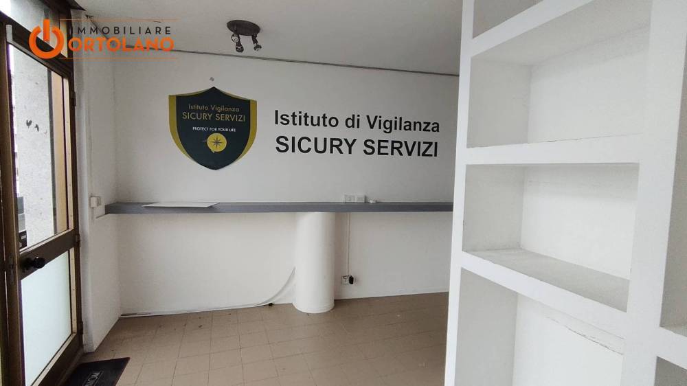 locale commerciale in affitto a Monfalcone in zona Aris
