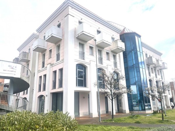 ufficio in affitto a Monfalcone in zona Aris