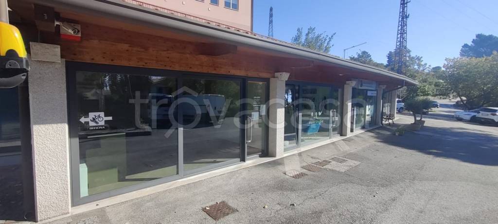 negozio in affitto a Duino Aurisina in zona Sistiana