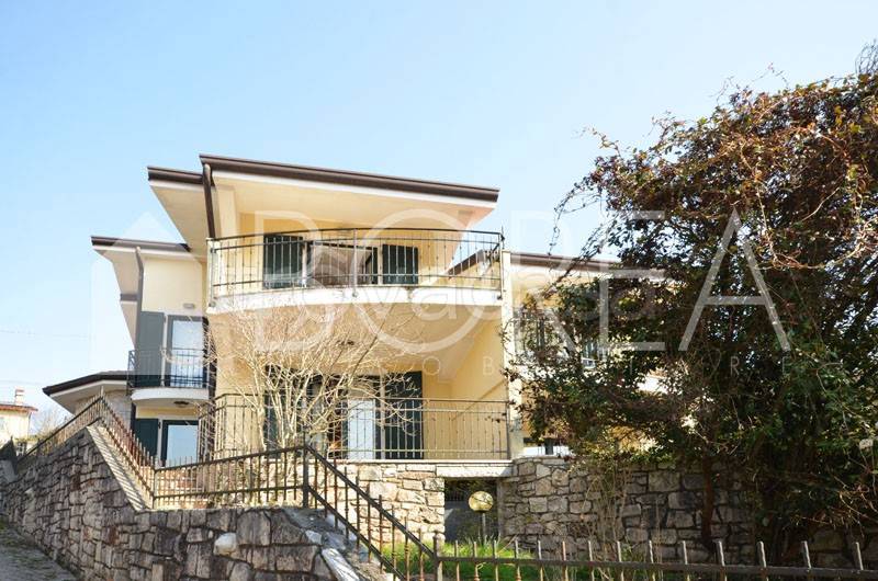 casa indipendente in affitto a Duino Aurisina in zona Visogliano