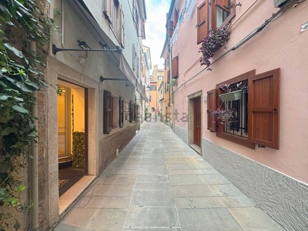 locale commerciale in affitto a Muggia