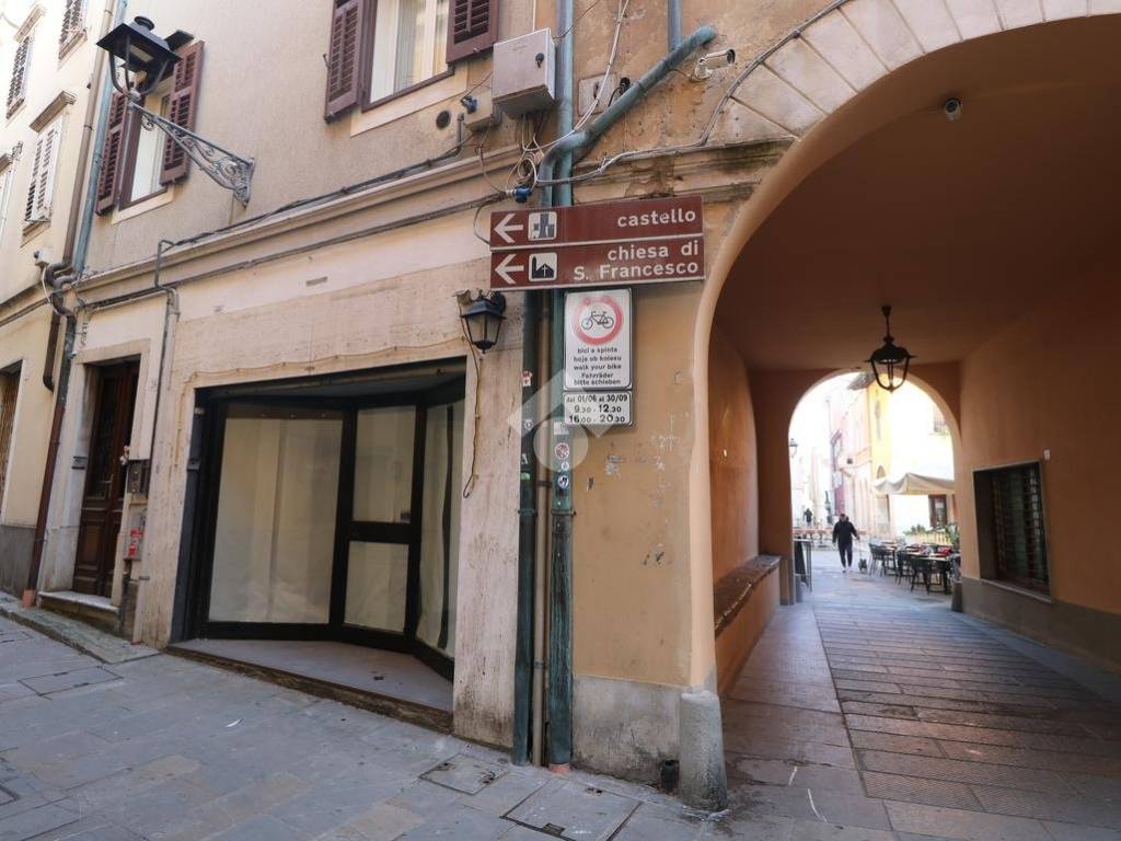 negozio in affitto a Muggia