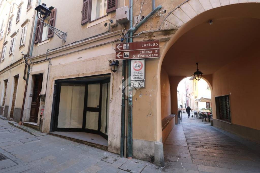 negozio in affitto a Muggia
