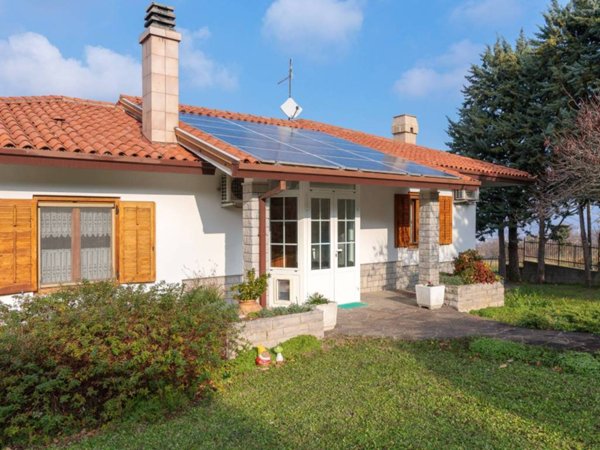 casa indipendente in affitto a Muggia in zona Santa Barbara