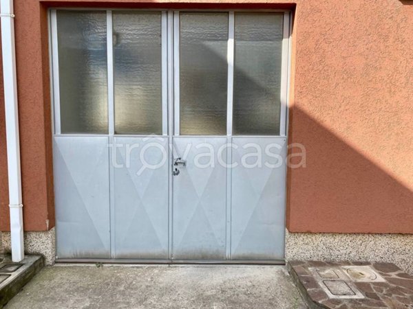 locale commerciale in affitto a San Dorligo della Valle in zona Domio