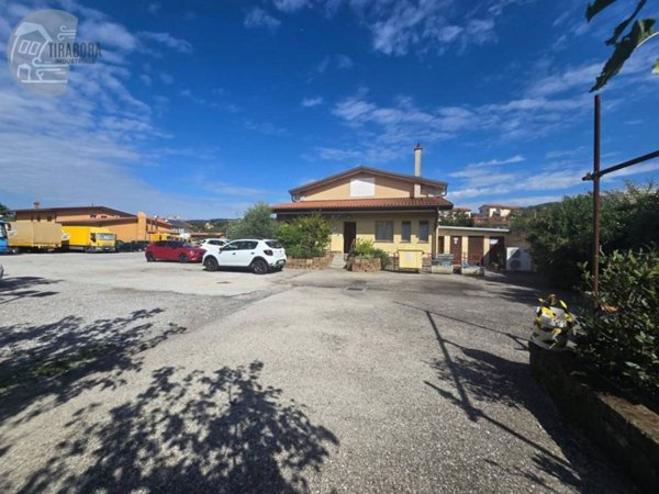 ufficio in affitto a San Dorligo della Valle in zona Domio