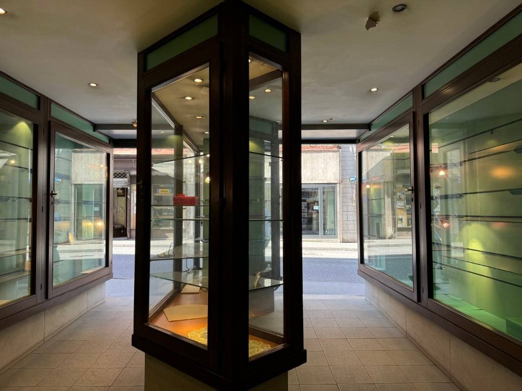 negozio in affitto a Trieste