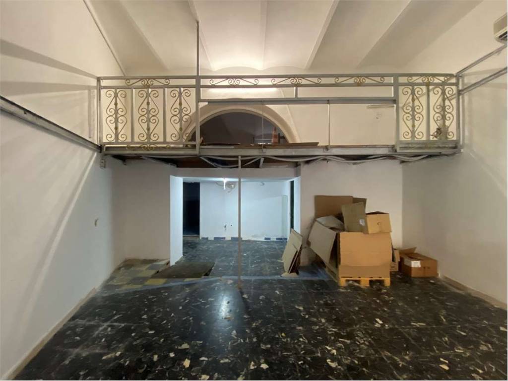 locale commerciale in affitto a Trieste