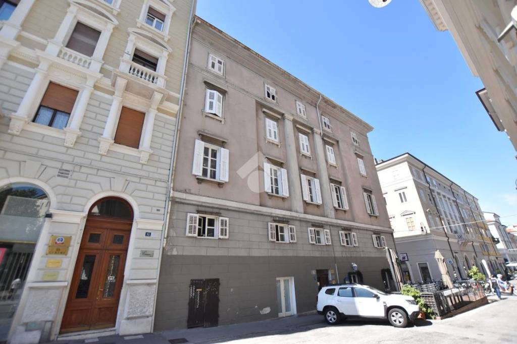 appartamento in affitto a Trieste in zona Borgo Teresiano