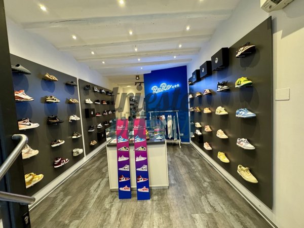 negozio in affitto a Trieste in zona Borgo Teresiano