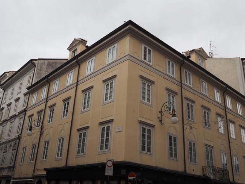 appartamento in affitto a Trieste in zona Borgo Teresiano