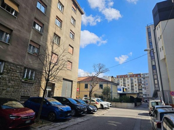 locale di sgombero in affitto a Trieste