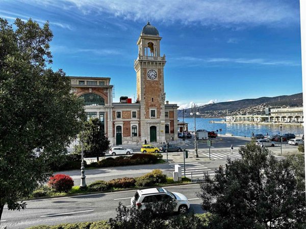 appartamento in affitto a Trieste in zona Borgo Teresiano