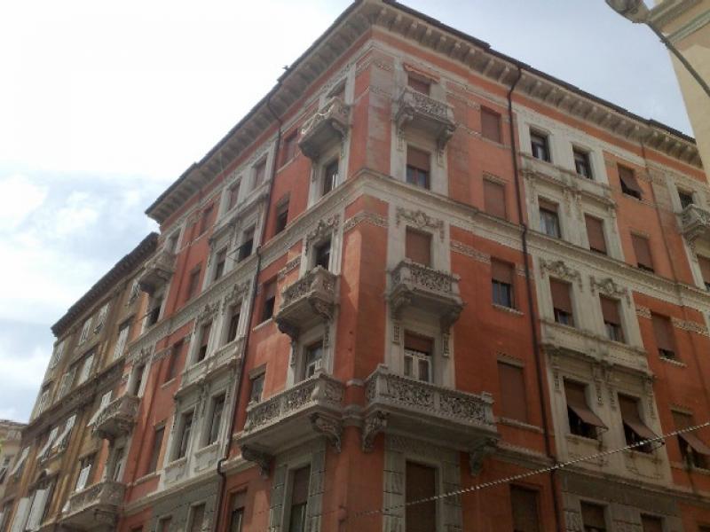 locale commerciale in affitto a Trieste