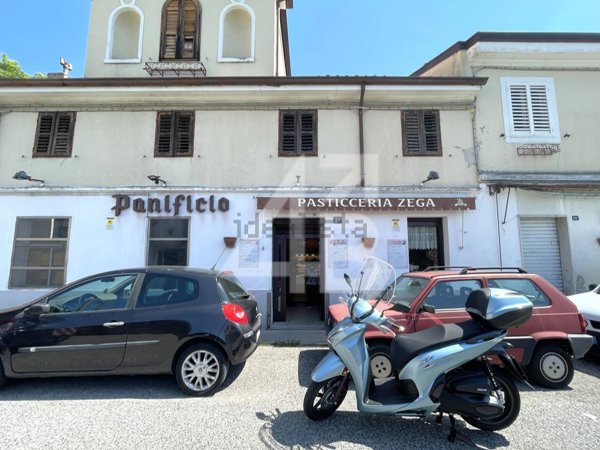 locale commerciale in affitto a Trieste