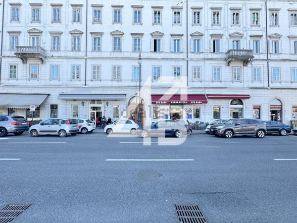 locale commerciale in affitto a Trieste in zona Borgo Teresiano