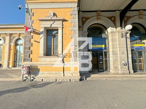 locale di sgombero in affitto a Trieste in zona Borgo Teresiano