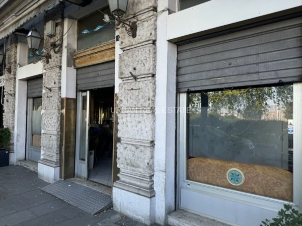 negozio in affitto a Trieste in zona Città Vecchia