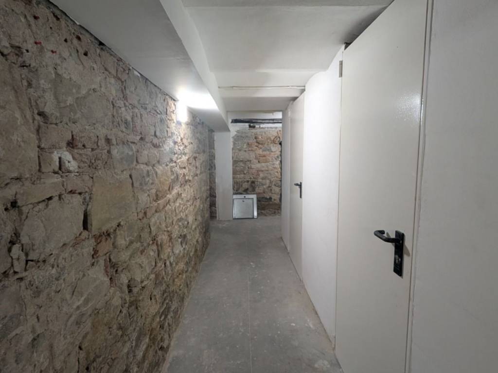 locale commerciale in affitto a Trieste in zona Barcola