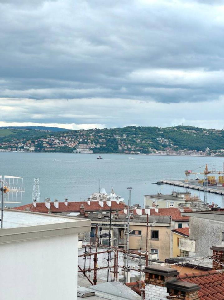 appartamento in affitto a Trieste in zona Campi Elisi