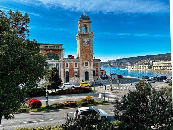 appartamento in affitto a Trieste in zona Borgo Teresiano