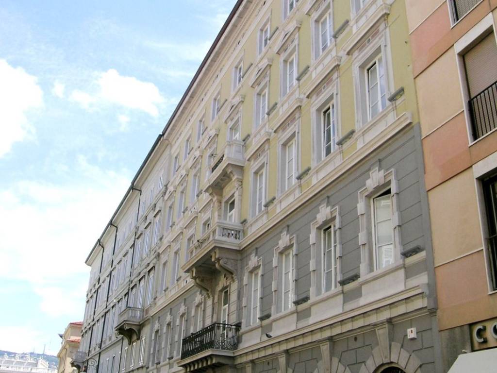 negozio in affitto a Trieste in zona Città Vecchia