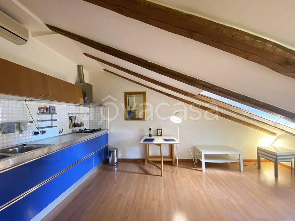 appartamento in affitto a Trieste in zona Città Vecchia