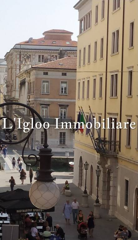 appartamento in affitto a Trieste in zona Borgo Teresiano