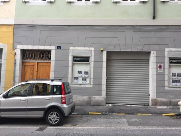 negozio in affitto a Trieste in zona Città Vecchia