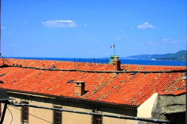 appartamento in affitto a Trieste in zona Città Vecchia
