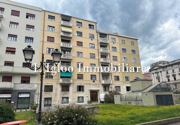 appartamento in affitto a Trieste in zona Borgo Teresiano