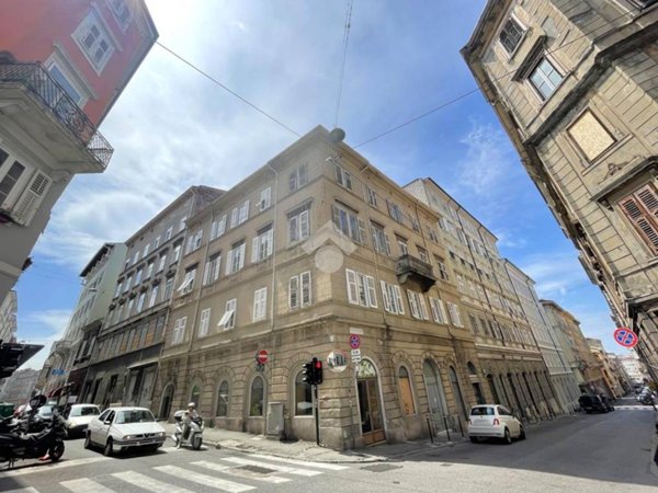 locale commerciale in affitto a Trieste