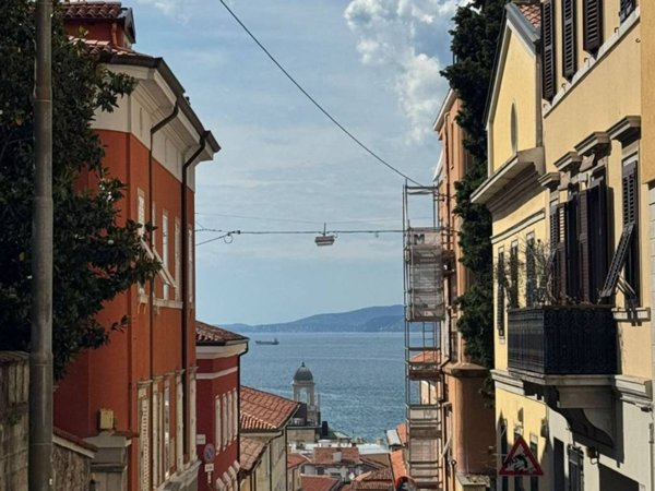 appartamento in affitto a Trieste in zona Città Vecchia