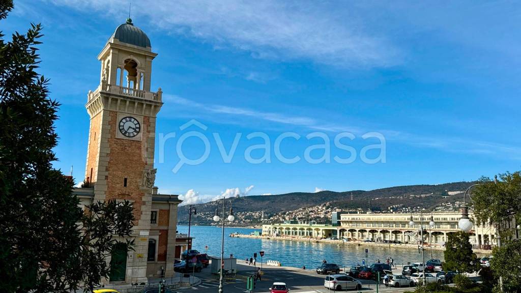 appartamento in affitto a Trieste in zona Borgo Teresiano