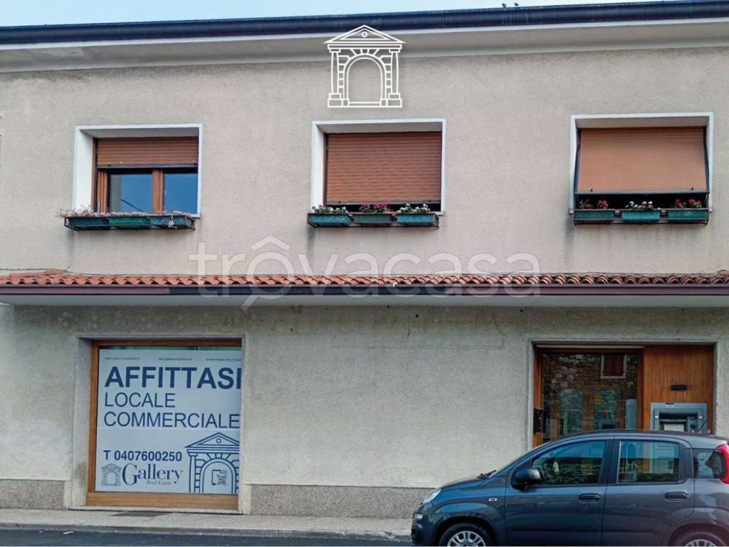 negozio in affitto a Trieste in zona Prosecco