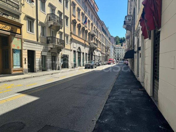 negozio in affitto a Trieste in zona Borgo Teresiano