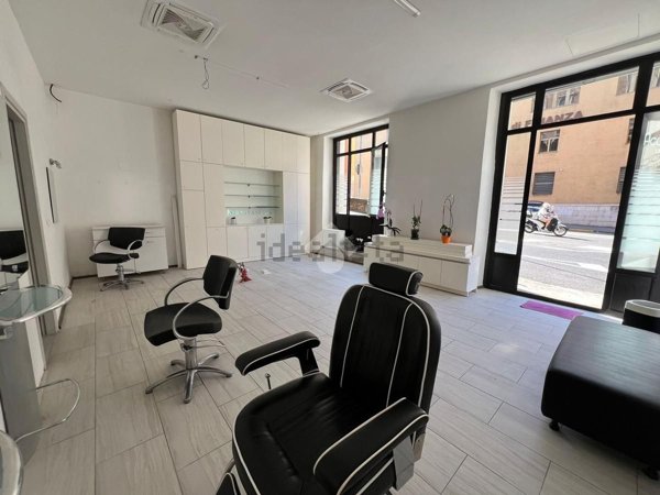 locale commerciale in affitto a Trieste in zona Cologna
