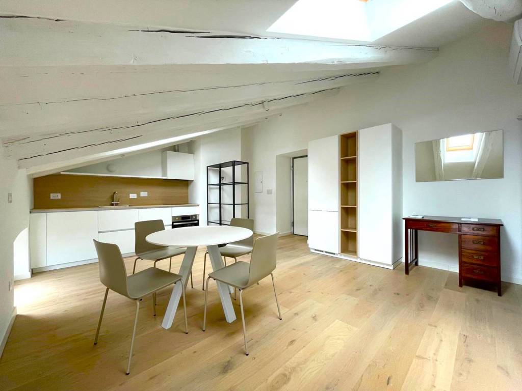 appartamento in affitto a Trieste in zona San Giacomo