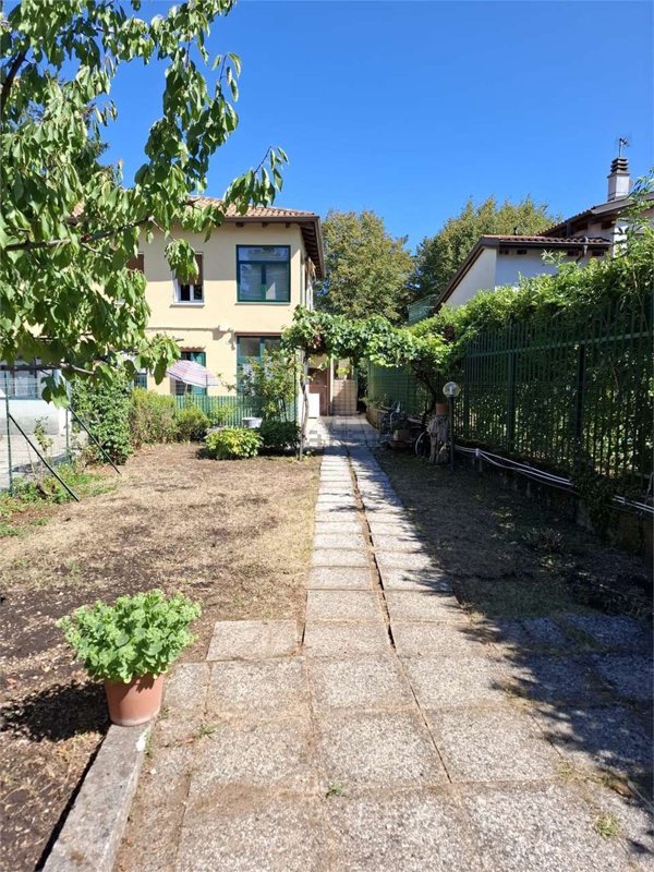 casa indipendente in affitto a Trieste in zona Opicina
