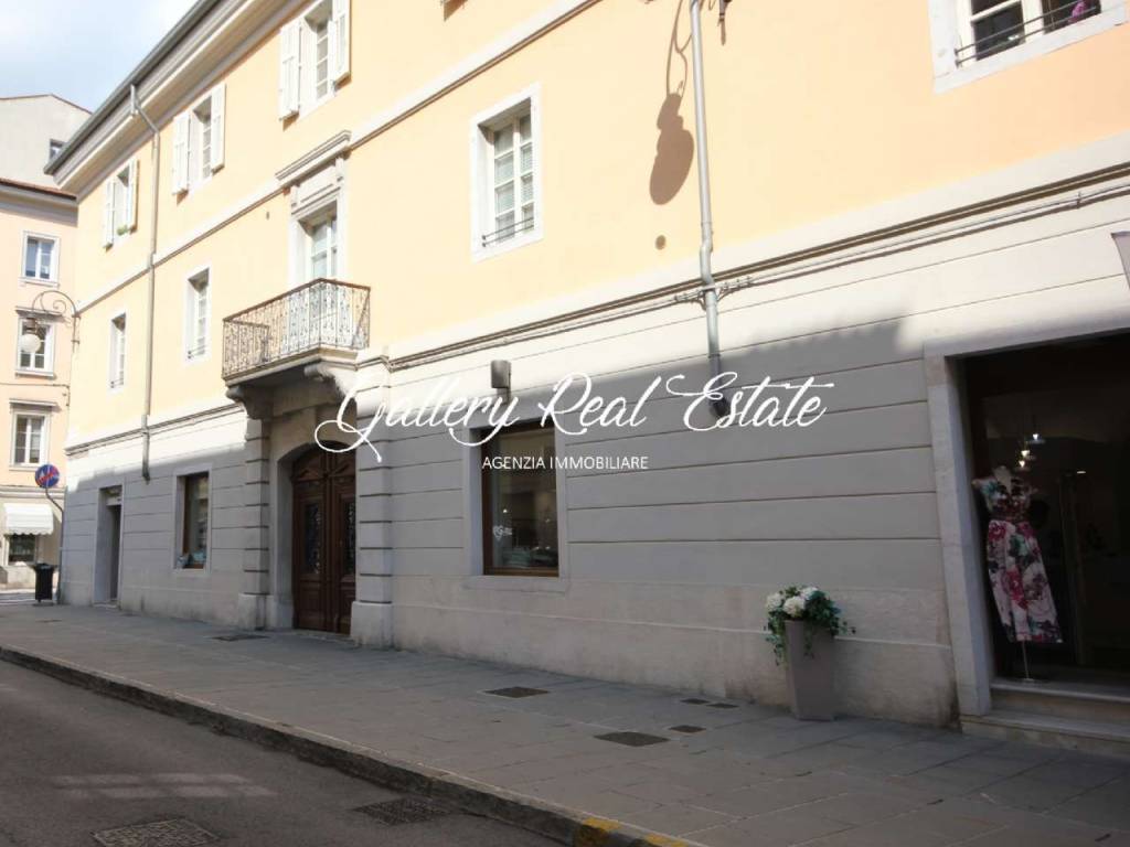 appartamento in affitto a Trieste in zona Borgo Teresiano
