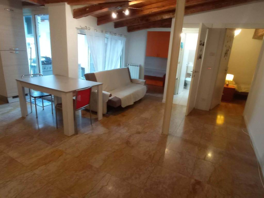 appartamento in affitto a Trieste in zona Borgo Teresiano