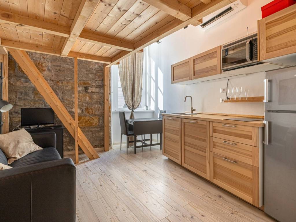 appartamento in affitto a Trieste in zona Borgo Teresiano