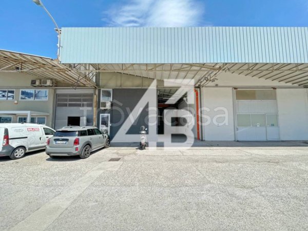 locale commerciale in affitto a Trieste in zona Borgo San Sergio