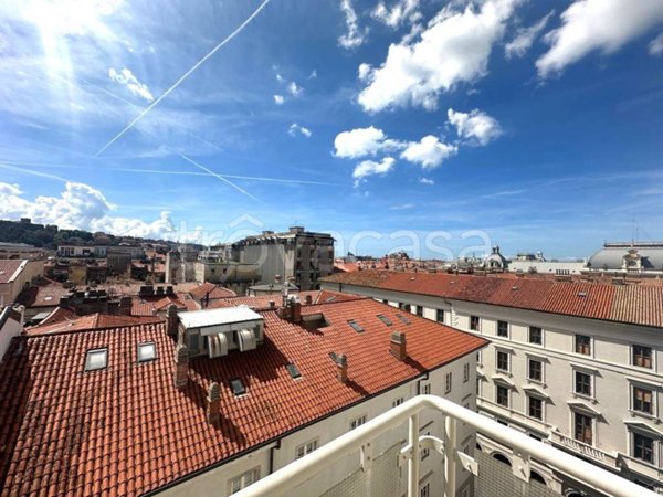 appartamento in affitto a Trieste in zona Borgo Teresiano