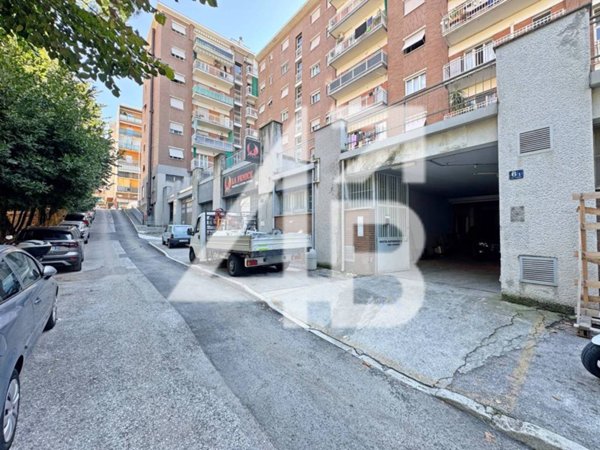 locale commerciale in affitto a Trieste in zona Valmaura